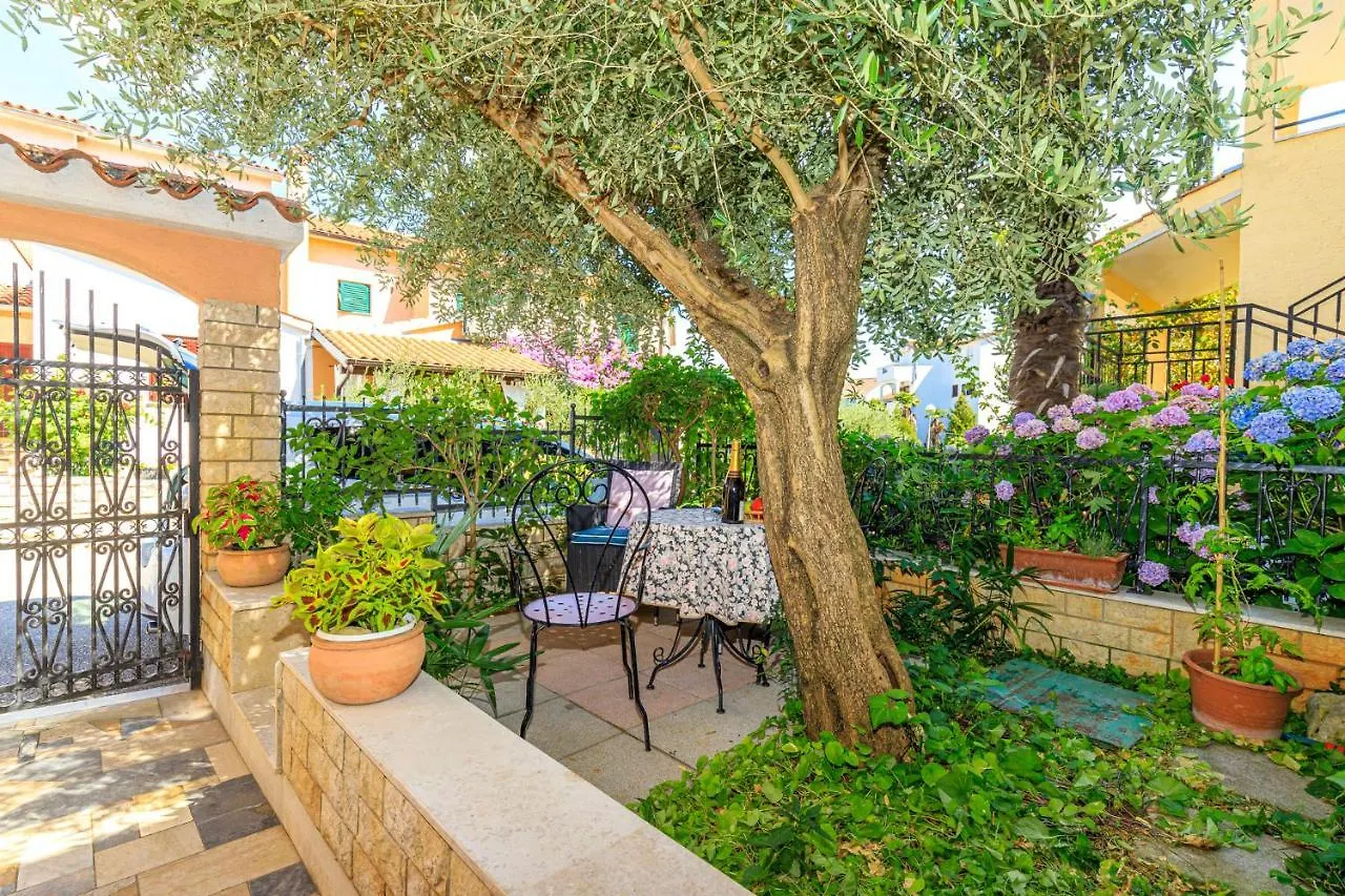 *** Guest house Apartments Barica 641 Vrsar Croatia